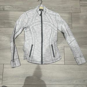 Lululemon long sleeve zipped jacket like new